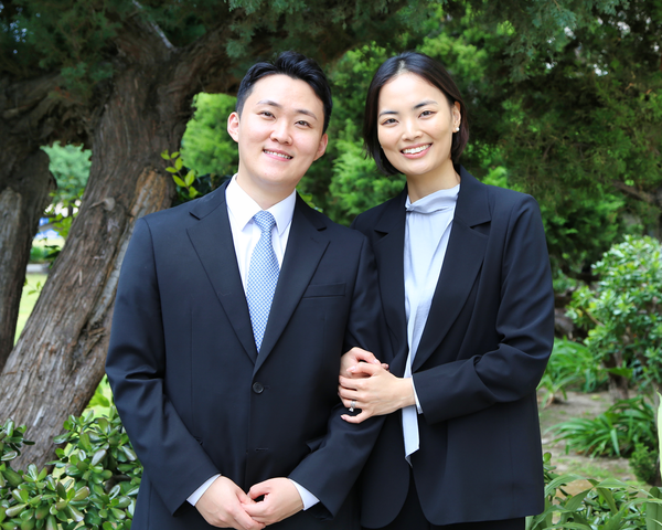 부교역자 강우주 전도사와 최지수 사모